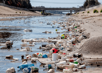 garbage in American rivers